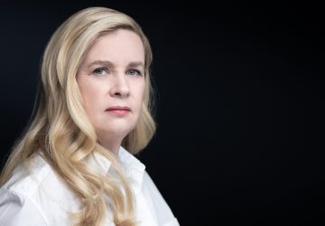 Helene Darroze is careful to stress that she has "great respect" for male chefs but insists to follow your own heart